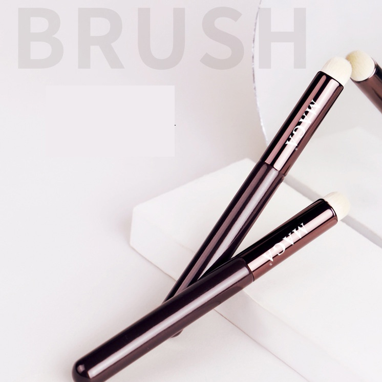 Cọ Môi Và Che Khuyết Điểm MAGA Concealer Lip MA22